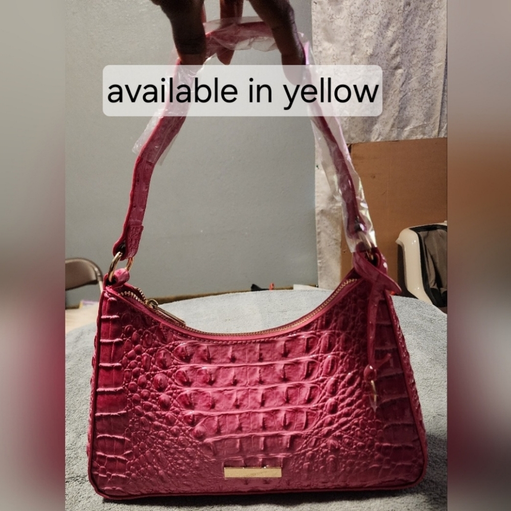 NEW!!CROCODILE PATTERN EMBOSSED SHOULDER BAG- ROSE